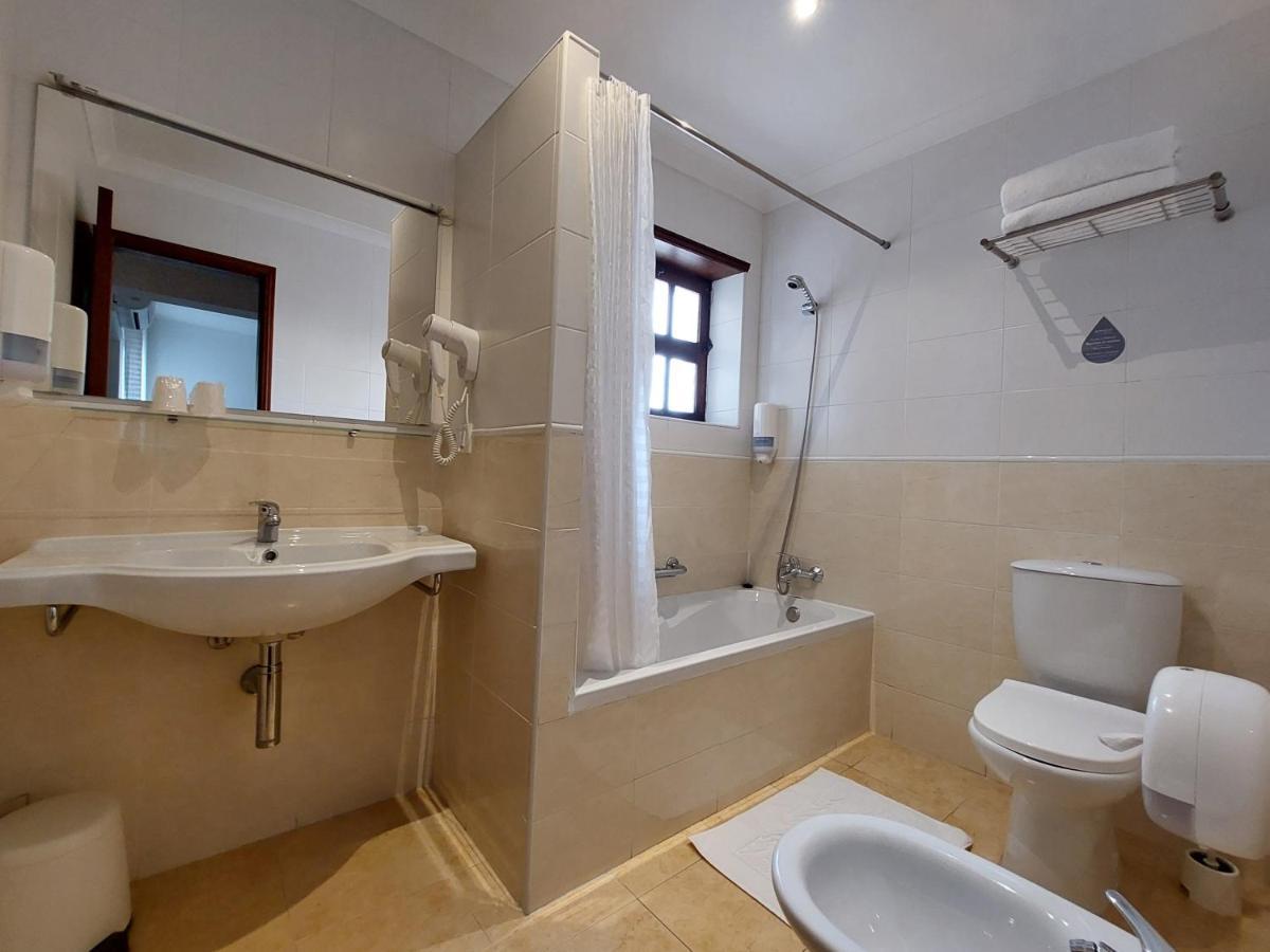 Hotel Santiago Іляву Екстер'єр фото