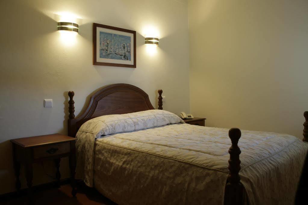 Hotel Santiago Іляву Екстер'єр фото